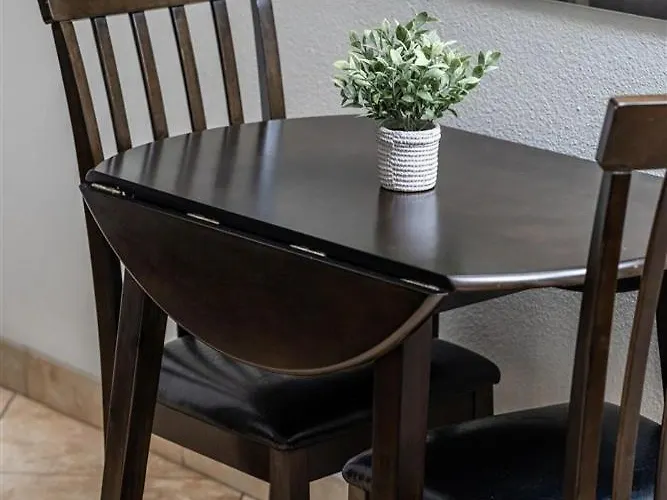 201 Fully Furnished, Wifi Included Apartment *